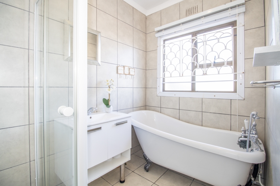 To Let 2 Bedroom Property for Rent in Fish Hoek Western Cape